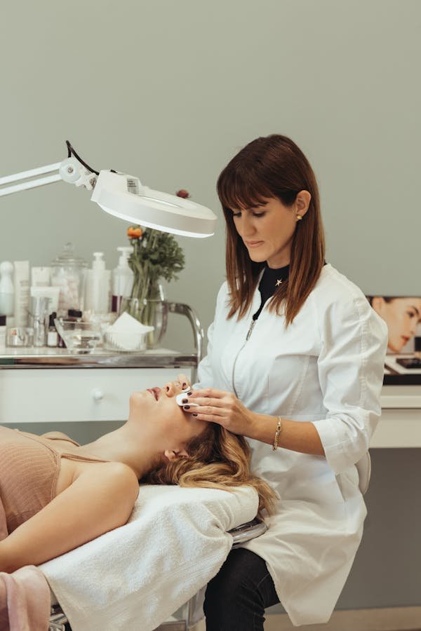 Formation esthétique et bien-être : devenez experte en soins beauté